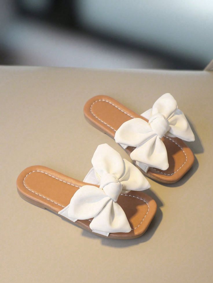 Plain bow slippers
